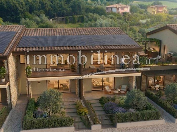 Appartamento trilocale in vendita in via Cimabue, Garda