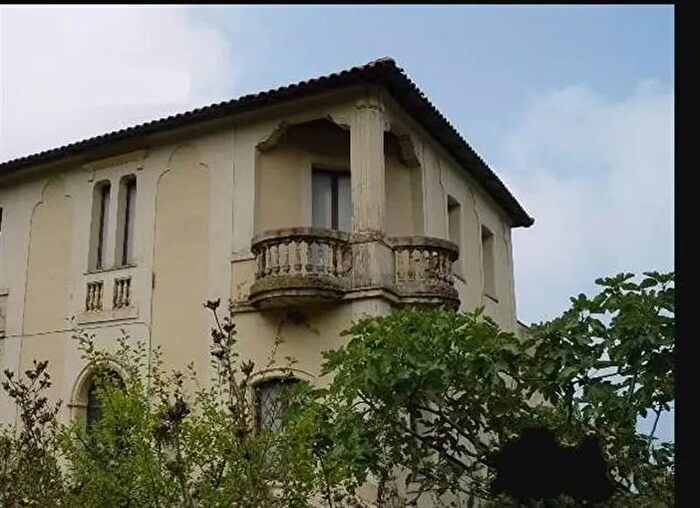 Casa con 7 locali in vendita in Via Nazionale Pellegrina Snc, Bagnara Calabra