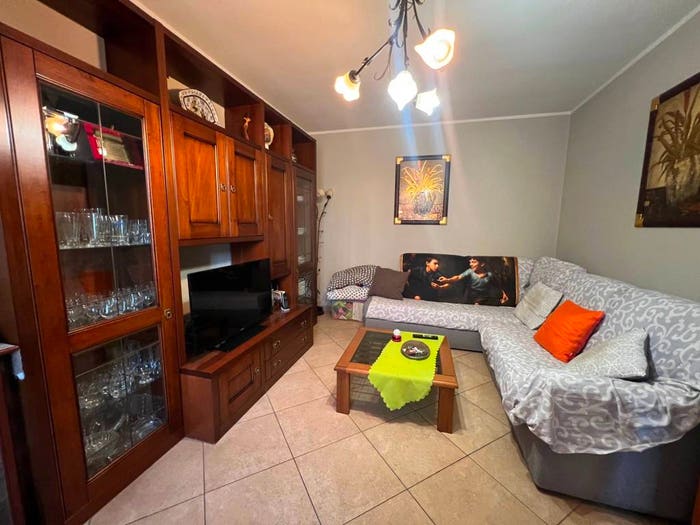Casa con 5 locali in vendita in Via Villa Superiore, Centro, Luzzara