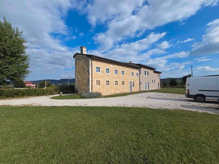 Casa con 6 locali in vendita in Via Antonio Canova, Brendola