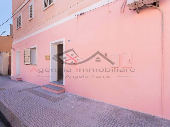 Appartamento trilocale in vendita in Via Michele Pala, Centro, Torpè
