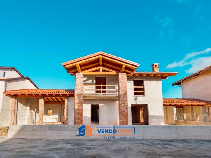 Casa con 5 locali in vendita in Via Centallo, Roata Chiusani, Centallo