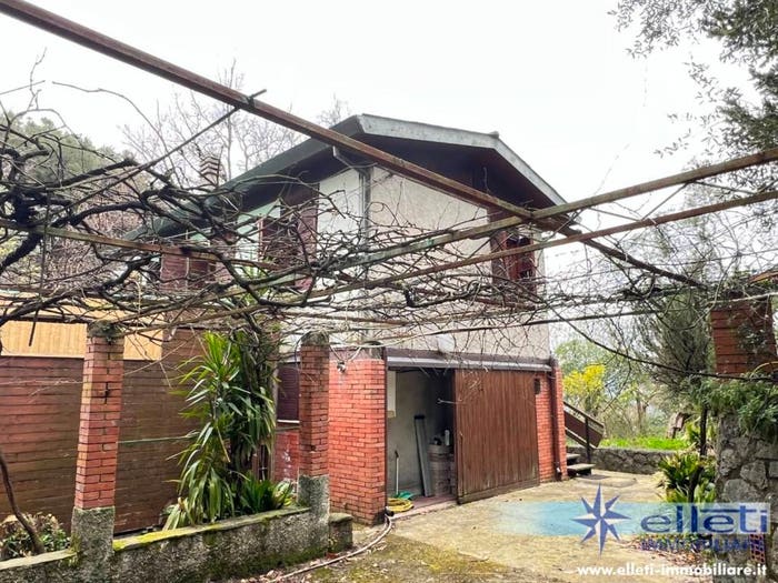 Casa con 6 locali in vendita in San Carlo Antona, Massa