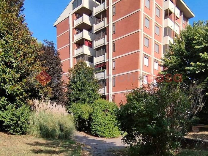 Appartamento quadrilocale in vendita in Via Silvio Pellico, Centro, Locate di Triulzi