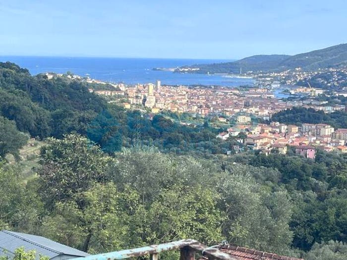 Appartamento quadrilocale in vendita in Via Montalbano, Foce Marinasco, La Spezia