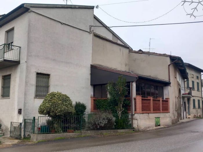 Casa con 6 locali in vendita in Centro, Castana