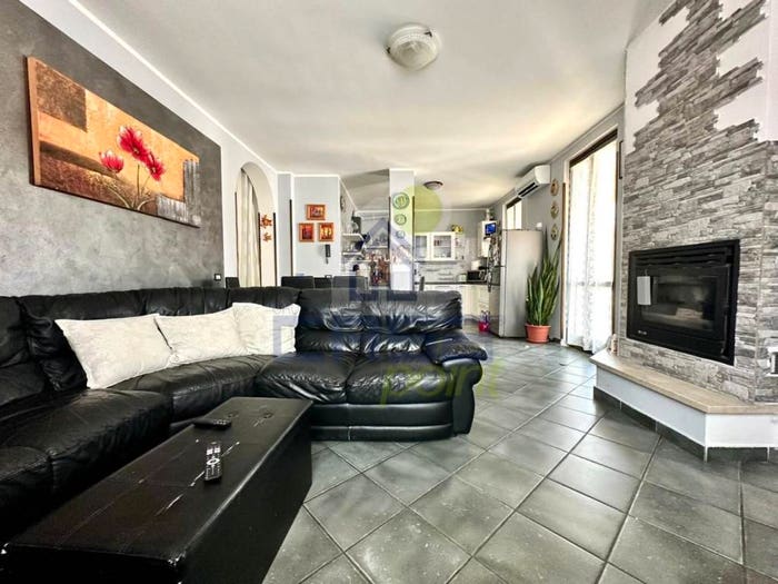 Casa con 5 locali in vendita in VIA PORTO, Centro, Crotta d'Adda