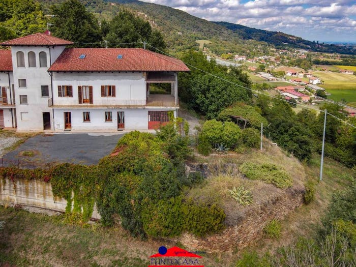 Casa con 6 locali in vendita in Via Ernesto Francotto, Busca