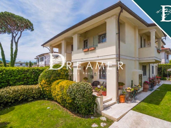 Casa con 6 locali in vendita in Via Sant'Ermete, Centro, Forte dei Marmi