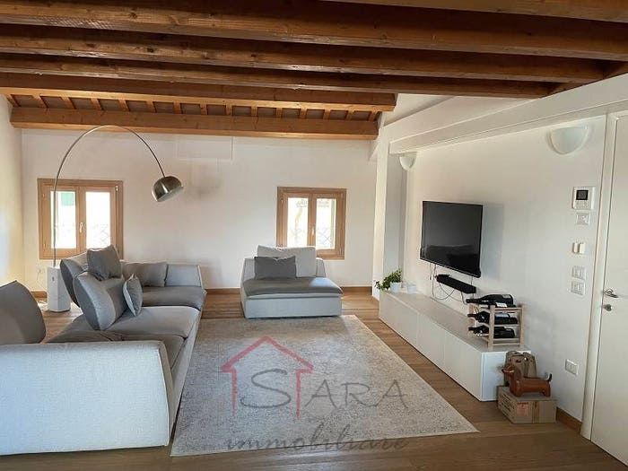 Casa con 5 locali in vendita in Via San Martino e Solferino, Piazze Duomo, Padova