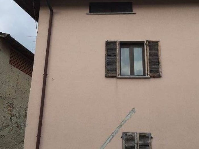 Casa trilocale in vendita in Via Giuseppe Mazzini, Cologna Caraverio, Castello di Brianza