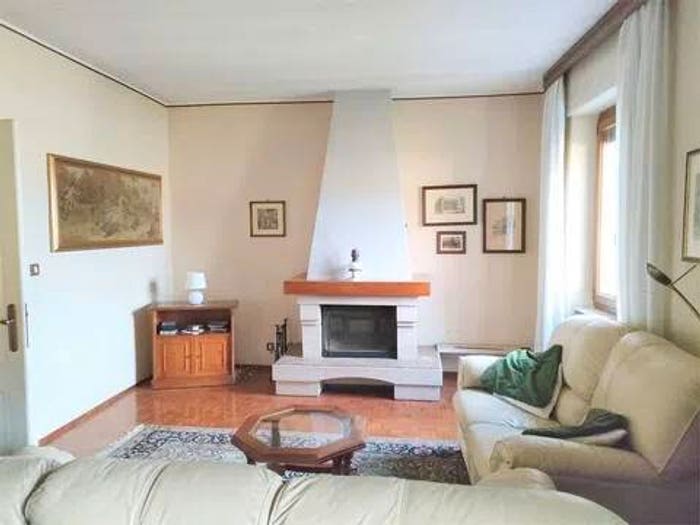Appartamento con 5 locali in vendita in Vigliano Biellese