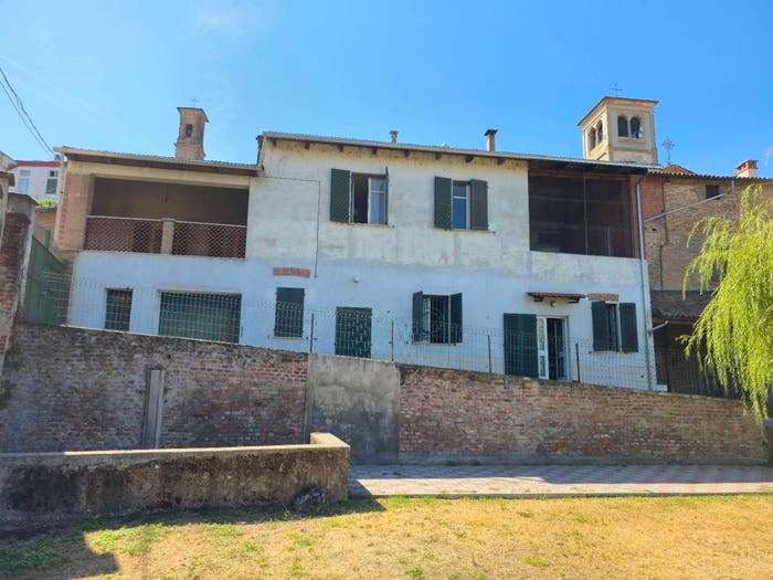 Casa con 6 locali in vendita in Via della Chiesa, Montecastello