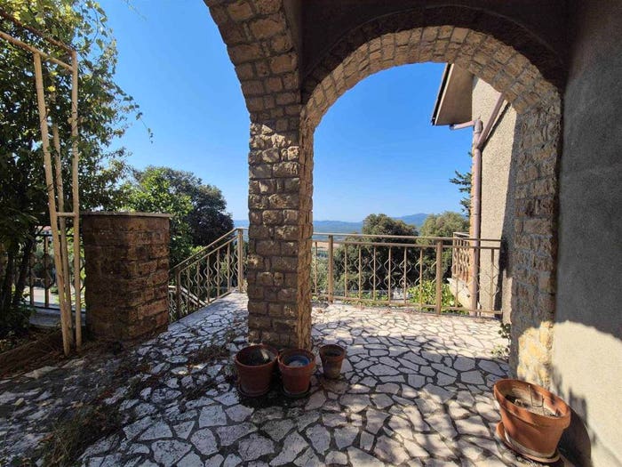 Appartamento con 6 locali in vendita in Monteverdi Marittimo