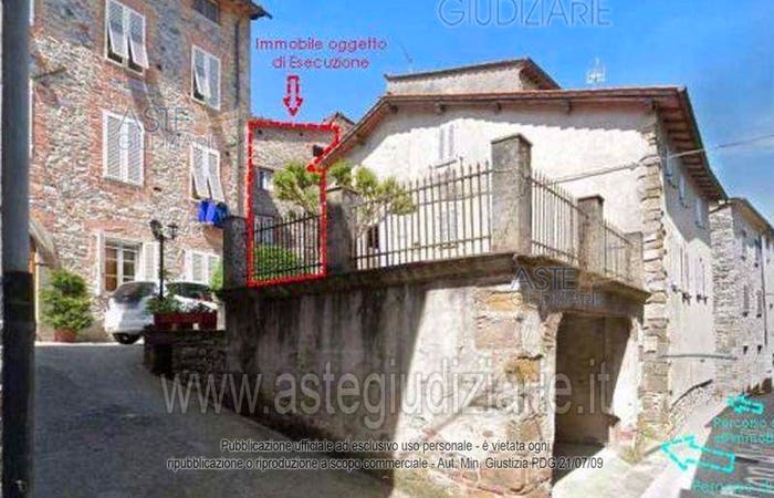 Appartamento con 6 locali in vendita in Via Don Aldo Mei Ruota LU Italia, Colle di Compito Castelvecchio, Capannori