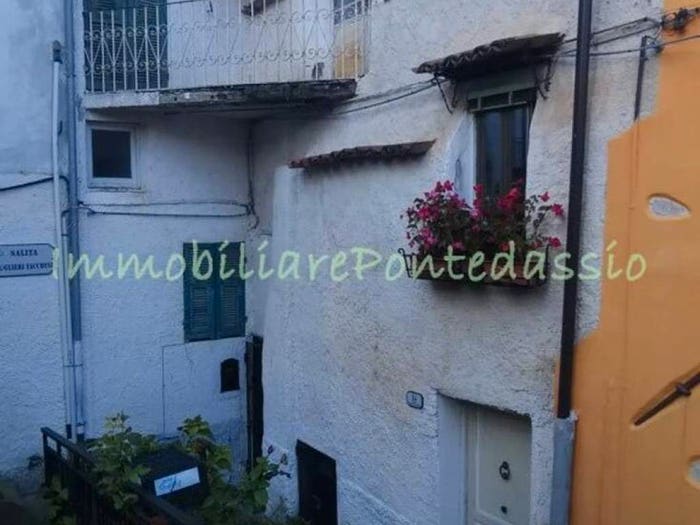Appartamento con 6 locali in vendita in Lucinasco