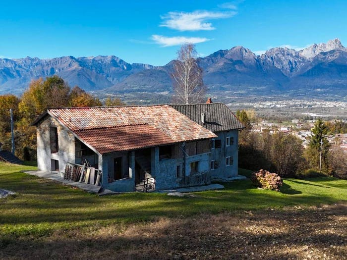 Casa con 6 locali in vendita in Via Rive di Villa, Borgo Valbelluna