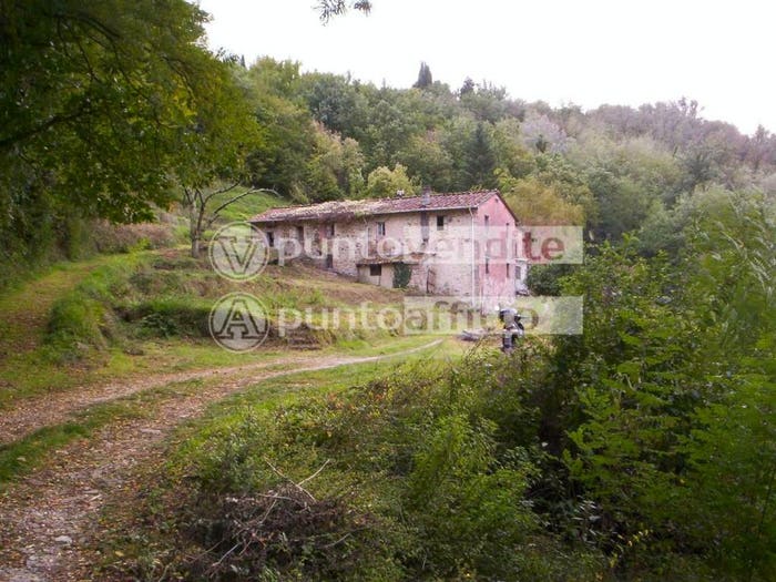 Casa con 6 locali in vendita in Via Ludovica, Ponte a Moriano, Lucca
