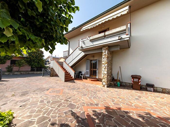 Casa con 6 locali in vendita in Via Marsala SNC, Monsummano Terme