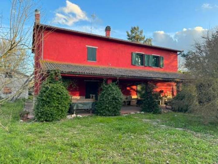 Casa con 6 locali in vendita in Agugliano