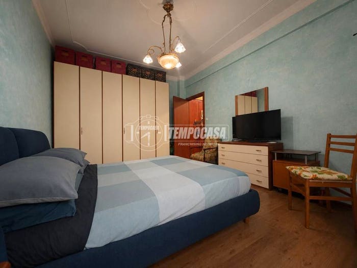 Appartamento trilocale in vendita in Via Matteo Vinzoni, Sampierdarena, Genova