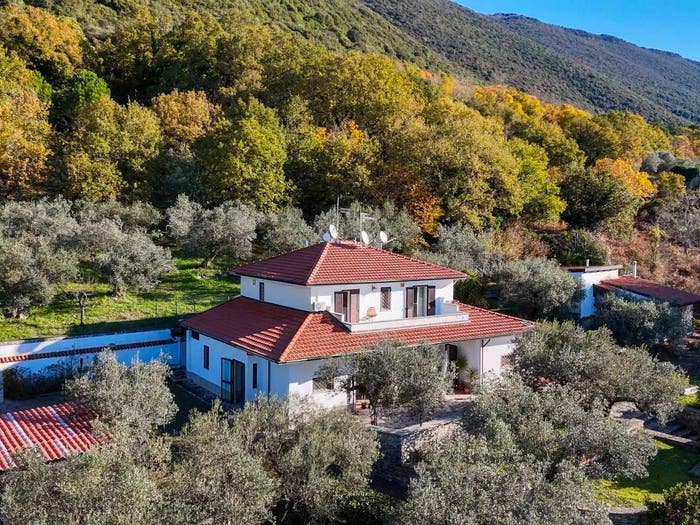 Casa con 6 locali in vendita in Via Ercole Garofalo, Capaccio Paestum