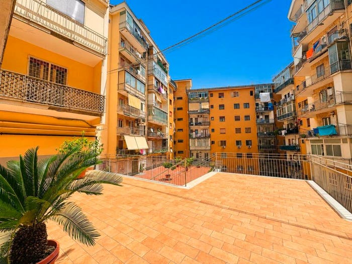 Appartamento quadrilocale in vendita in Via San Giacomo dei Capri, Rione Alto, Napoli