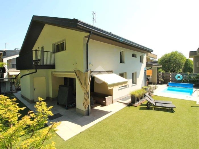 Casa con 6 locali in vendita in Via matteotti, Centro, Mariano Comense