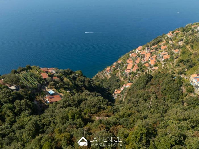 Casa bilocale in vendita in Vicolo Codemin, Marola Campiglia, La Spezia