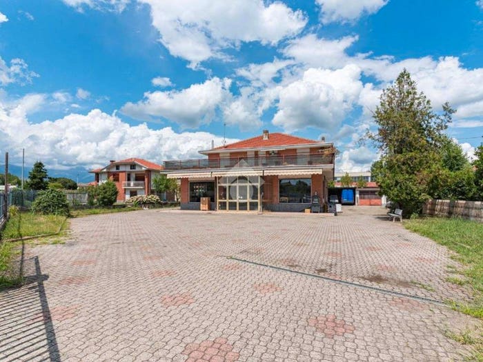 Casa con 6 locali in vendita in Zona bennet, Centro, Ciriè
