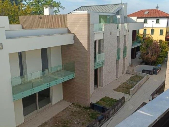 Casa con 6 locali in vendita in Via Vettor Pisani, Voltabarozzo, Padova