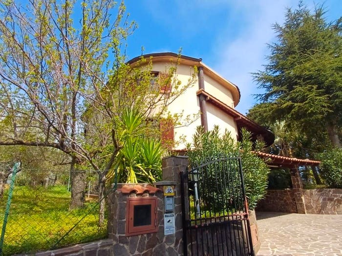 Casa con 6 locali in vendita in Contrada Miceli, Naso