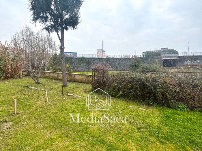 Appartamento quadrilocale in vendita in Via Ferrante Imparato, San Giovanni a Teduccio, Napoli