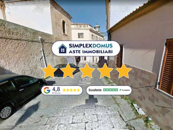 Appartamento con 5 locali in vendita in Via Regina Margherita, La Maddalena