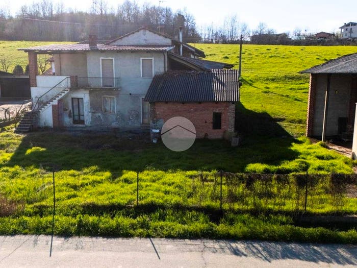 Casa con 6 locali in vendita in VIA CHERASCO, Cervere