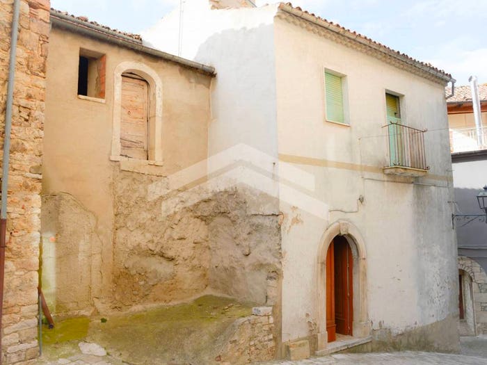 Casa con 6 locali in vendita in Castelbottaccio