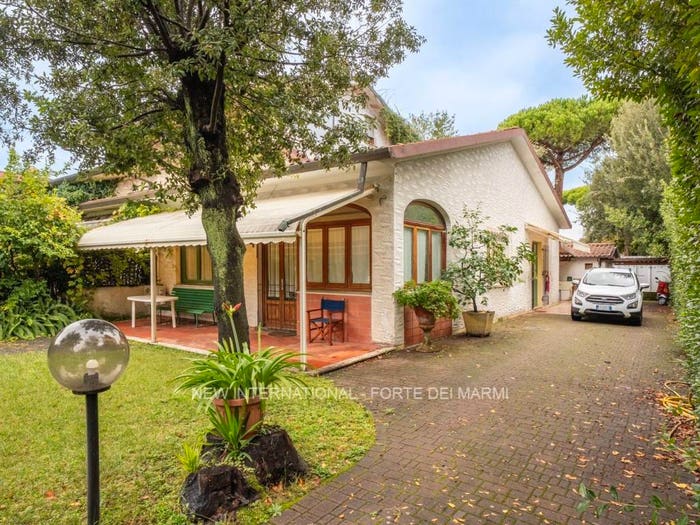 Casa con 6 locali in vendita in Via Girolamo Savonarola, Vittoria Apuana, Forte dei Marmi
