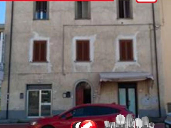 Appartamento con 5 locali in vendita in Via Benedetto Croce, Pescaiola, Arezzo