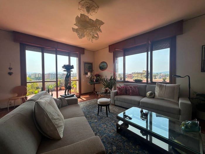 Casa con 6 locali in vendita in Viale Luigi Gori, Novoli, Firenze