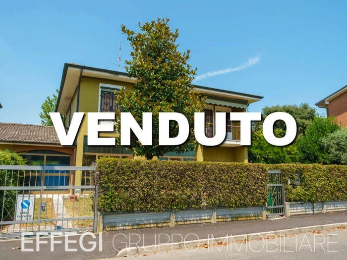 Casa con 6 locali in vendita in Via delle Betulle, Centro, Cassina de' Pecchi