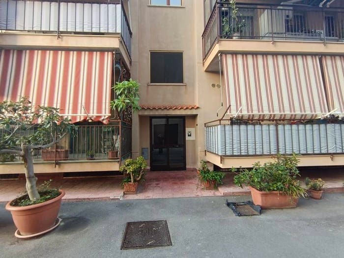 Appartamento quadrilocale in vendita in Via San Benedetto il Moro, Villagrazia, Palermo