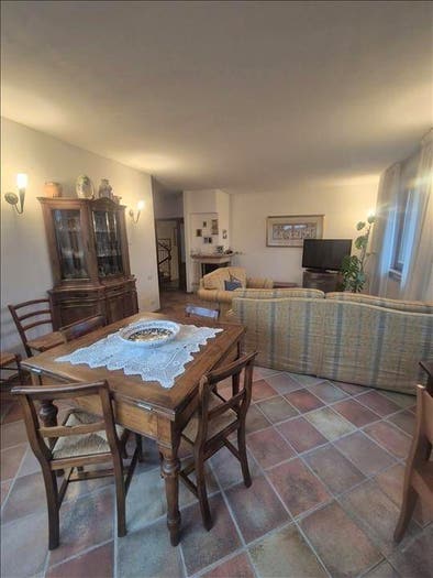 Casa con 6 locali in vendita in Via della Stazione, Arbia, Asciano