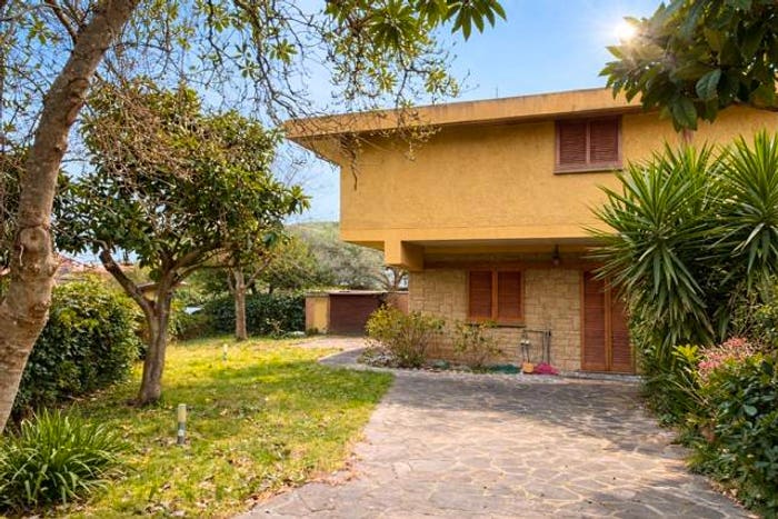 Casa quadrilocale in vendita in Via Roma, Manziana