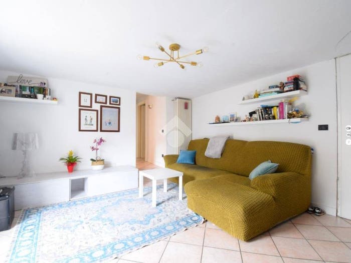 Appartamento trilocale in vendita in Via Hugonin, Centro, Chatillon