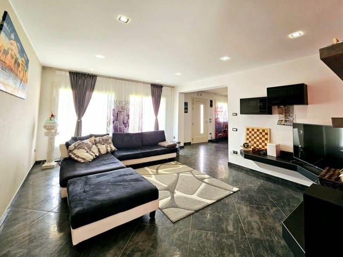 Casa con 6 locali in vendita in VIA PONTE, Borgoforte, Anguillara Veneta