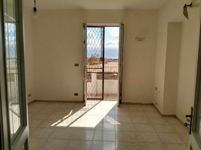 Appartamento trilocale in vendita in Salita Villa Contino, Villaggio Santo, Messina