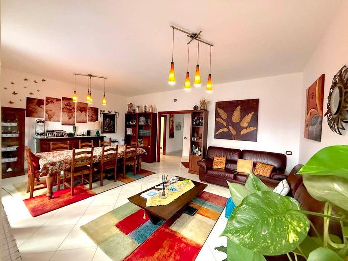 Appartamento quadrilocale in vendita in via Arcangelo Corelli, San Benedetto, Cagliari
