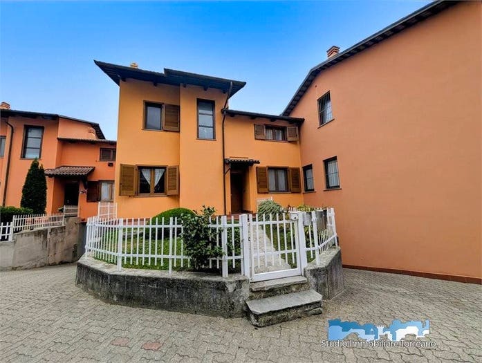 Casa con 5 locali in vendita in Via Cascinette F, Ivrea