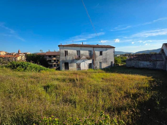 Casa con 6 locali in vendita in Via Nazionale I Traversa, Dugenta