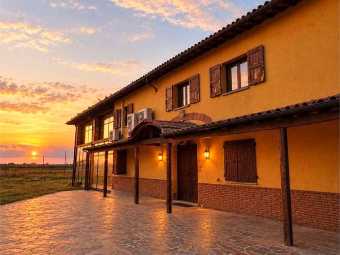Casa con 6 locali in vendita in VIA DELLE SERRE, Aeroporto, Bologna
